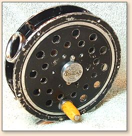 EARLY VINTAGE PFLUEGER MEDALIST 1496 1/2 FLY FISHING REEL EARLY PILLARS -  Southern Academy