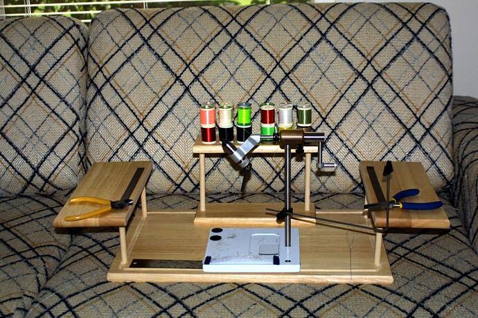 Fly Tying Bench 001.jpg