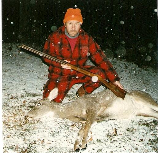 Deer_in_the_snow.jpg
