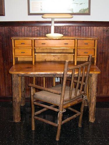 Fly Tying Desk-1.jpg